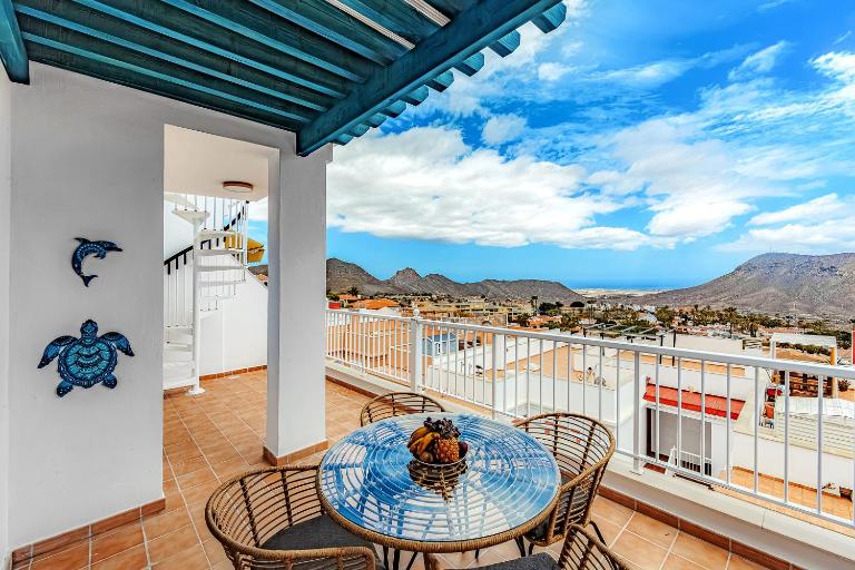 Blue apartment with One bedroom, WiFi and amazing view - B&B Chayofa