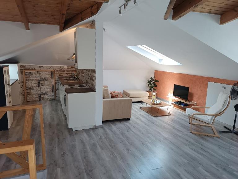 ATH Airport, Loft in Painia - B&B Paianía