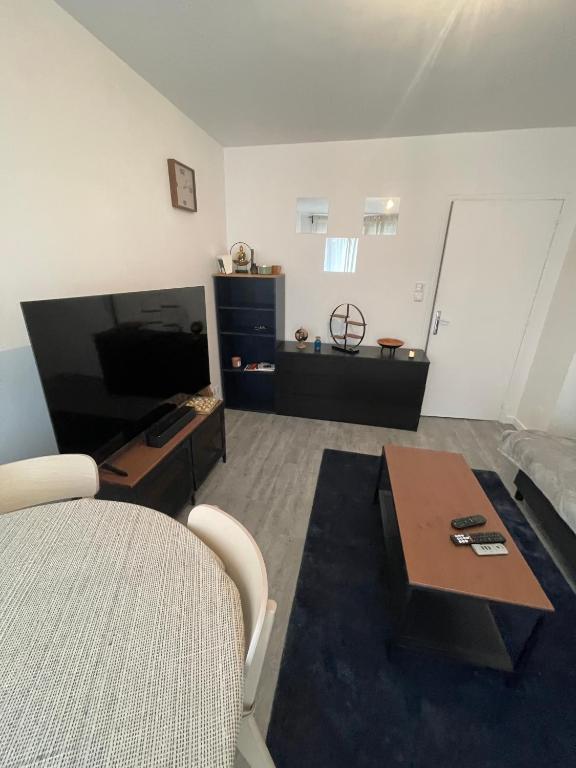 Appartement situé à Villejuif à 5 minutes du métro ligne 14 - B&B Villejuif