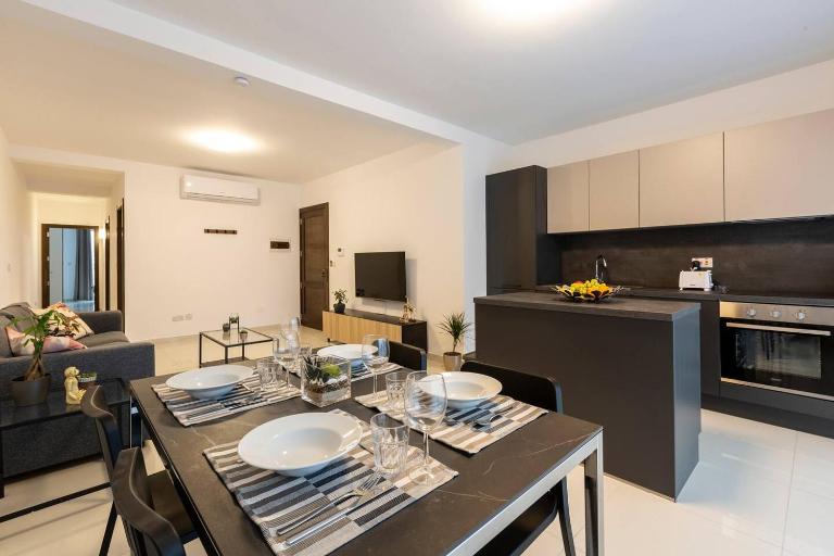 Beautiful Modern Central 2BR Apt - B&B Ta' Xbiex