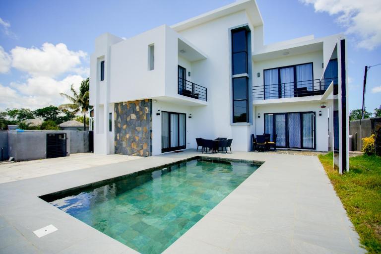 4 King Size Bed Villa with Pool & BBQ Grand Baie - Chambres d'hôtes Grand Baie