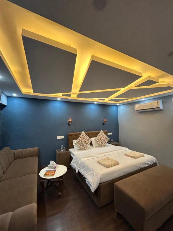 Farmhouse - A Luxury Living - B&B Srinagar