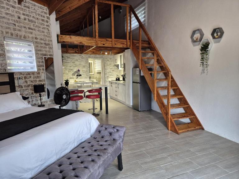 Edel's Nest Nelspruit - B&B Mataffin