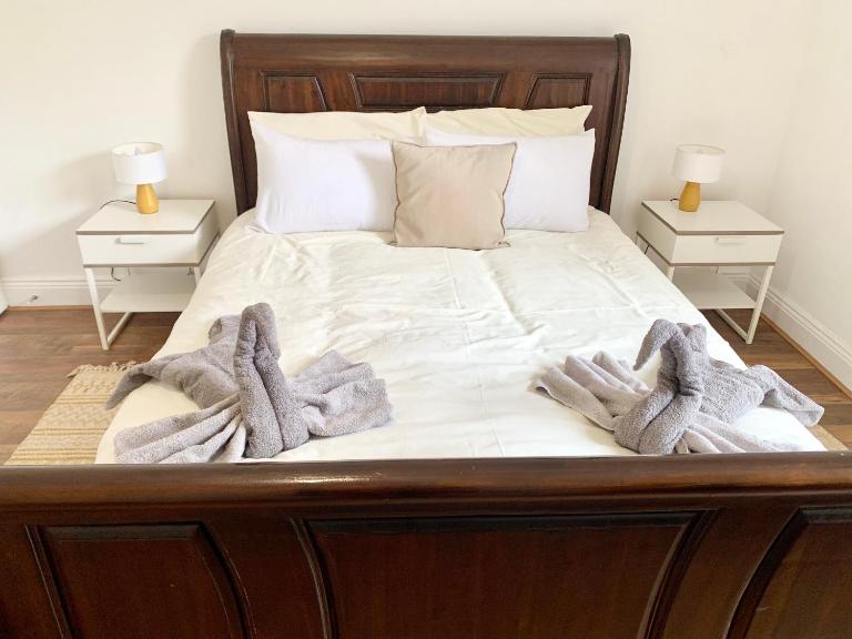 Urba Luxury 3 Bed Stays Sheffield Central - B&B Sheffield