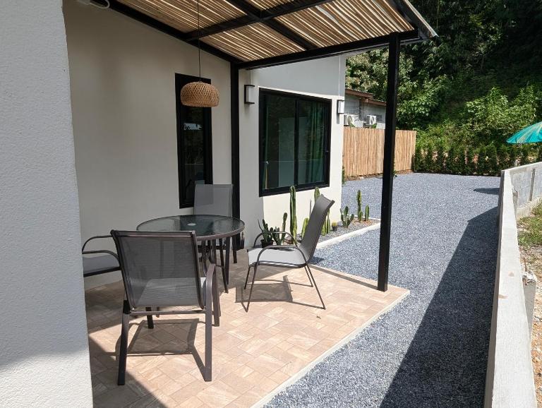 Jolies Place Family Apartment - B&B Ko Lanta