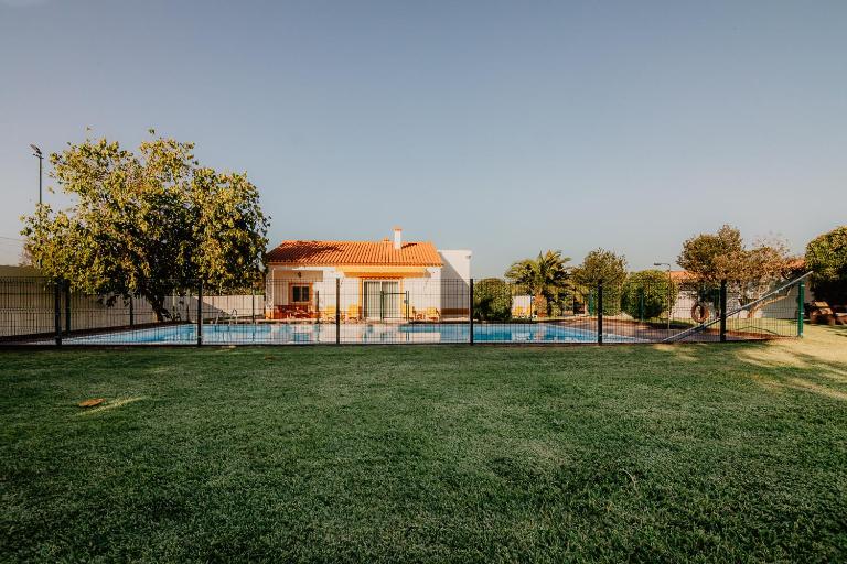 Country Club - Sto Estevao - Bed and Breakfast Benavente