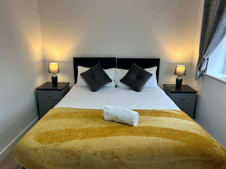 Kingsway House - Spacious 4 Bed Home From Home in Derby - Chambres d'hôtes Derby