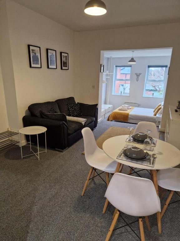 Hereford City - Victory Apartment - Modern Studio In Vibrant Popular Area of Hereford - Hosted by RENTMYHOUSE - B&B Hereford