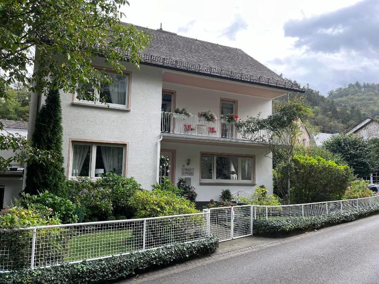Haus Arthur Klingels, Ferienwohnungen - B&B Bad Bertrich