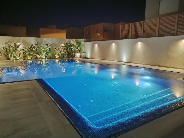 Coquet appartement avec piscine à 10min de l'aéroport Tunis - family only - B&B Sukrah