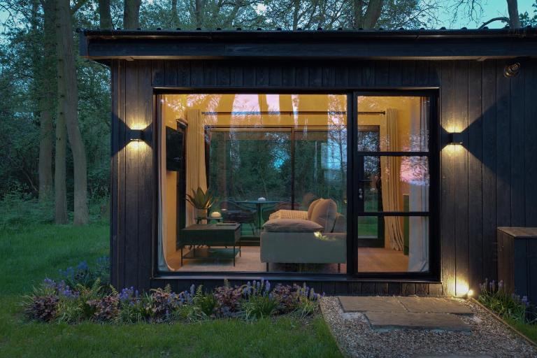 The Woods - Luxury cabin in a woodland setting - B&B Hatfield Broad Oak