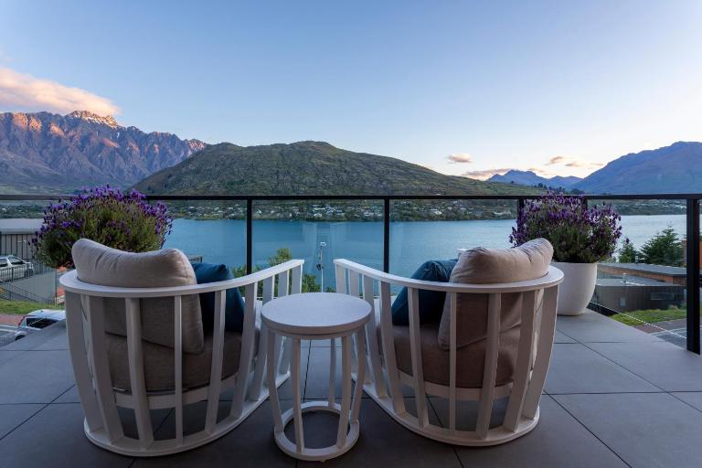 Fantastic 4 BDR home, AC, WIFI, Coffee Machine - Bed and Breakfast Queenstown