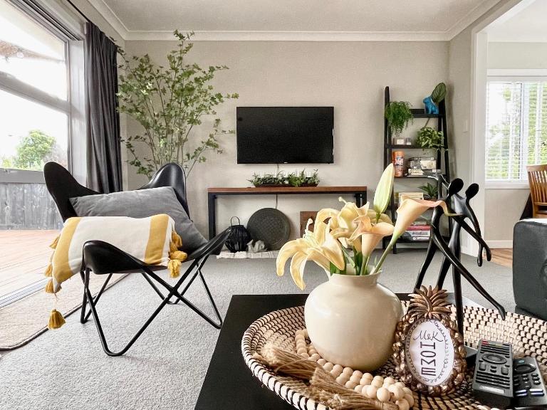M&K Home with central air condition, 4 bedrooms, by Chartwell Shopping Centre - Chambres d'hôtes Hamilton