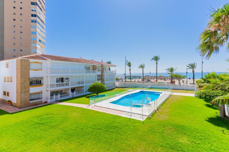 Torremolinos Playamar Primera Linea de Playa Urb. La Farola - B&B Torremolinos