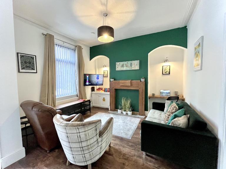 Modernised 3-bed home in Bamber Bridge, Preston - B&B Bamber Bridge
