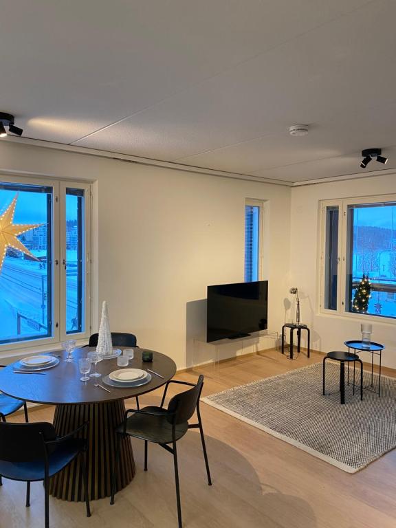 Saunallinen Lutakon kaksio järvinäkymin - B&B Jyväskylä