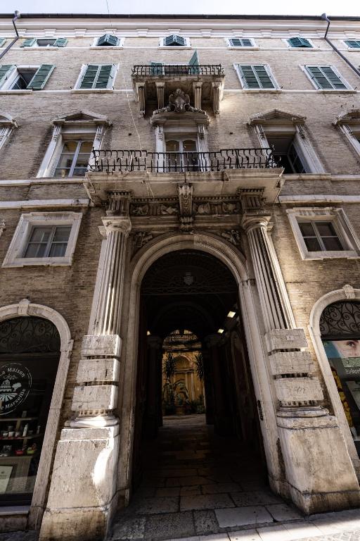 Residenza Palazzo Jona - Bed and Breakfast Ancona