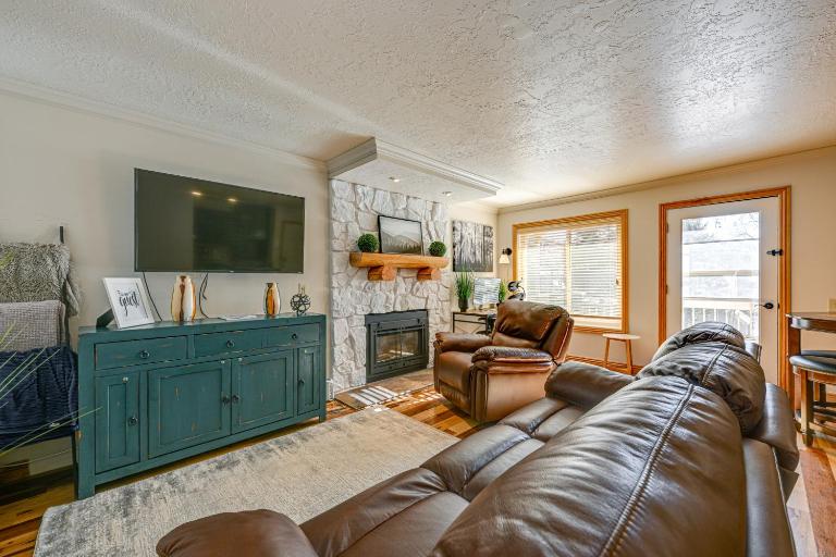 Walk to Giant Steps: Mtn Retreat w/ Hot Tub Access - Chambres d'hôtes Brian Head