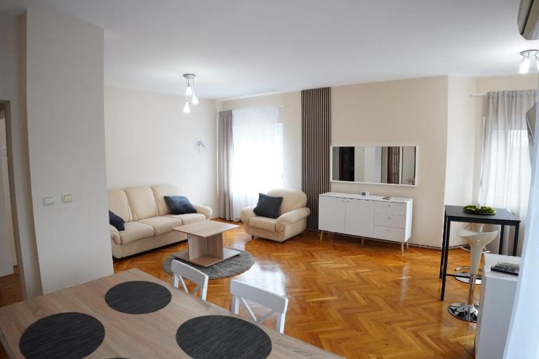 Apartmani Kula - B&B Novi Banovci