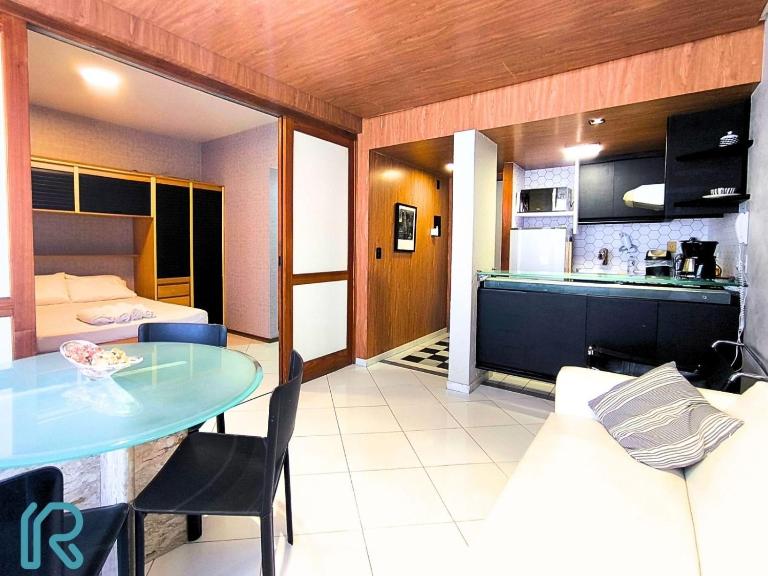 Flat Completo com cozinha no Melhor da Pituba, WIFI, Ar, Netflix, EDF Frente Mar, Piscina - Ferienwohnung Salvador