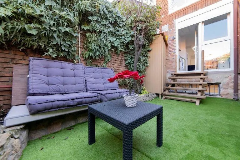 Apartamento con jardín privado - Chambres d'hôtes Coslada
