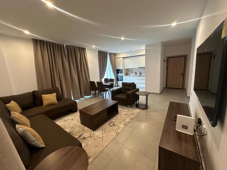 Luxury Nova Roman Ridge 2-bedroom apartment in Accra - FiveHills homes - B&B Accra