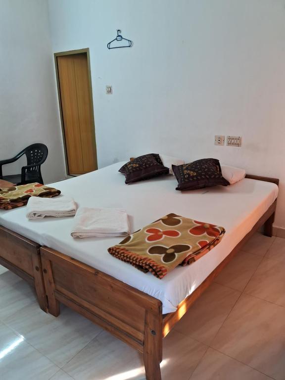 Deauvill Home Stay - Bed and Breakfast Varkkallai