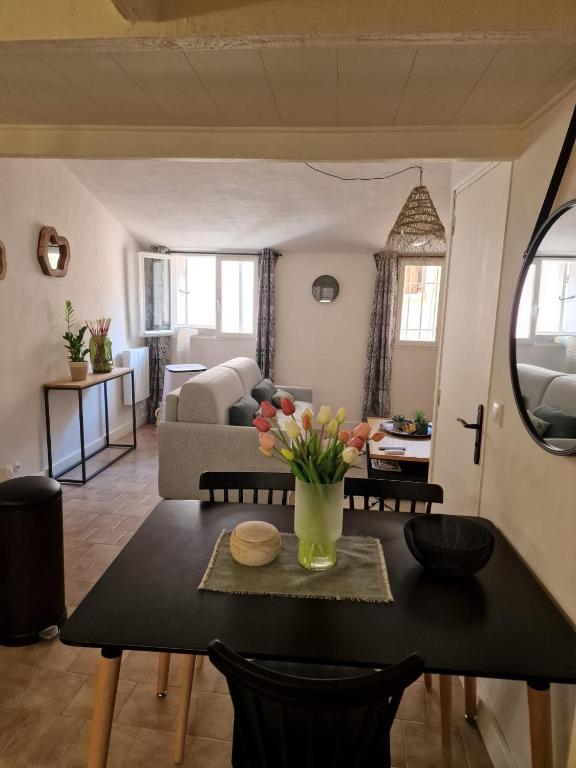 Joli Appart Climatisé Hyper Calme Quartier Mairie - Ferienwohnung Aix-en-Provence
