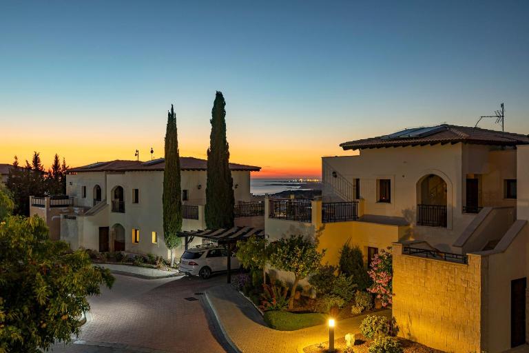 Adjacent to Aphrodite Premium Apartments I - Bed and Breakfast Kouklia