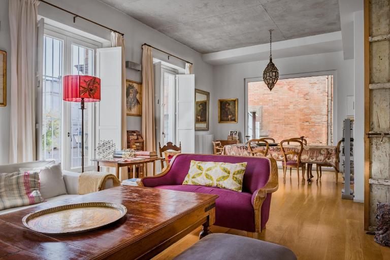 Casa Boutique San Bernardo, con jacuzzi y parking. - B&B Sevilla