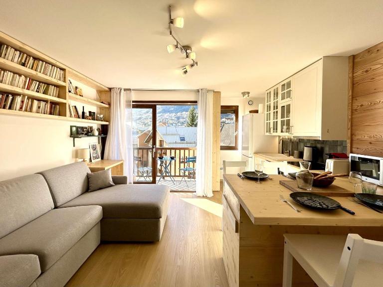 Studio rénové pour 4 pers avec balcon et parking à Briançon - FR-1-330C-149 - Bed and Breakfast Briançon