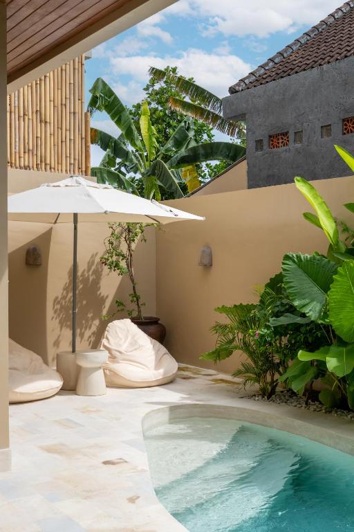 Juli Villa's - tropical luxurious 130m2 with pool in Canggu - Pererenan - Ferienwohnung Tambakboyo