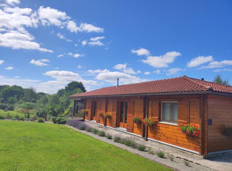 Chalet au cœur d'un magnifique parc arboré - Limousin-Country chalet - B&B Linards