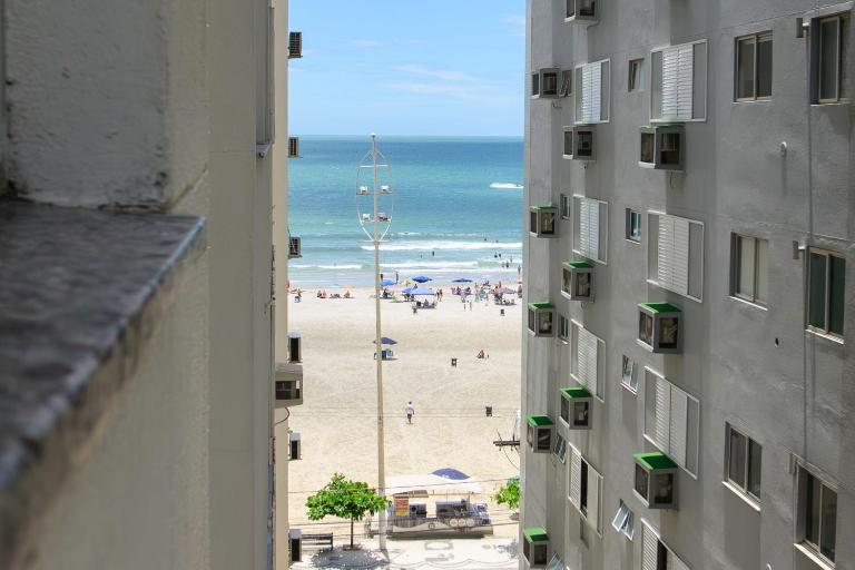 Apto na Av. Atlântica em BC XX7302 - Bed and Breakfast Balneário Camboriú