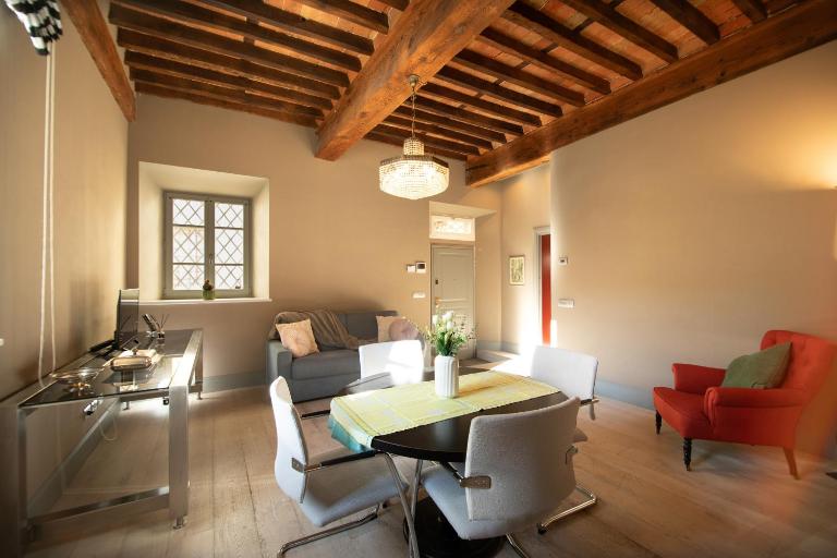 The Tower Apartment in Center Town - B&B Lucca