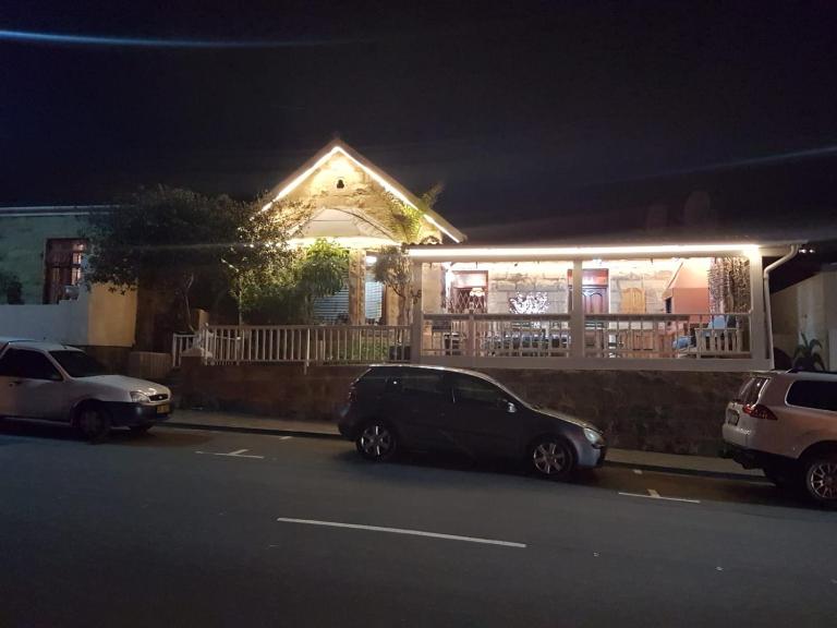 Above The Harbour solar-powered accommodation - Bed and Breakfast Mossel Bay