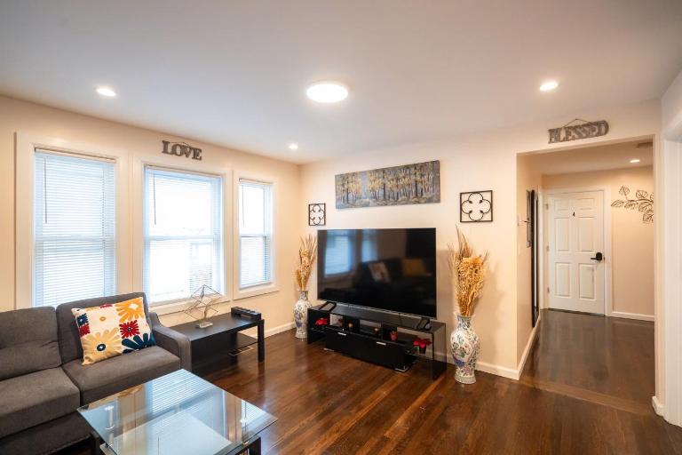 30-1 - 4BR Boston - Cozy Apt near Geneva Cliffs - Chambres d'hôtes Boston