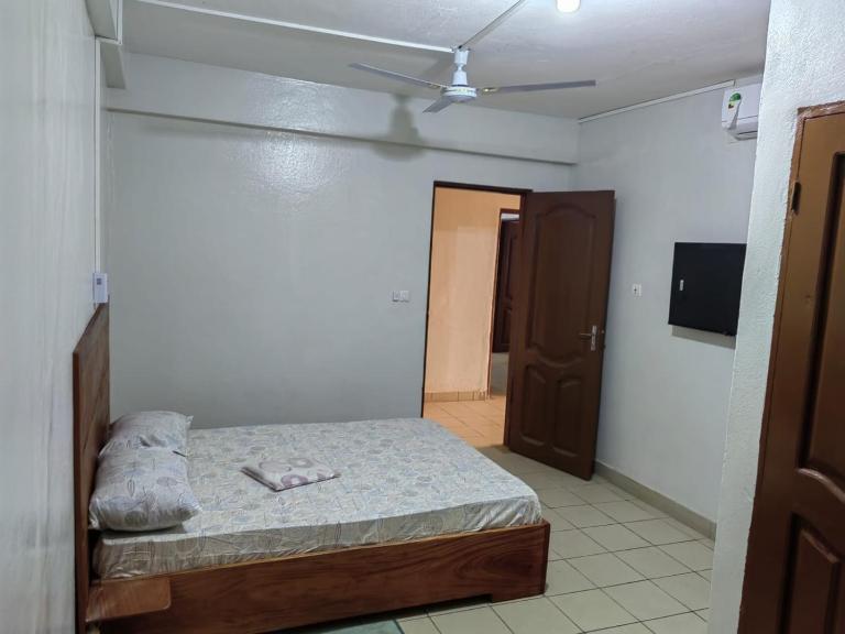 Tadagbe Appart Studio1 - B&B Cotonou