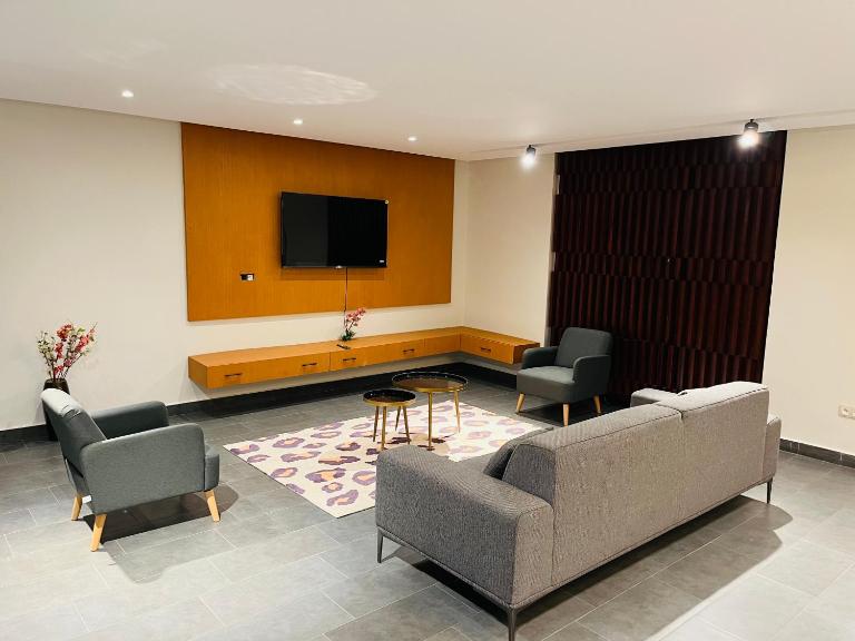 Villa Torino 2 - moderne et spacieuse avec toutes les commodités pour vous sentir chez vous - B&B Yaundé