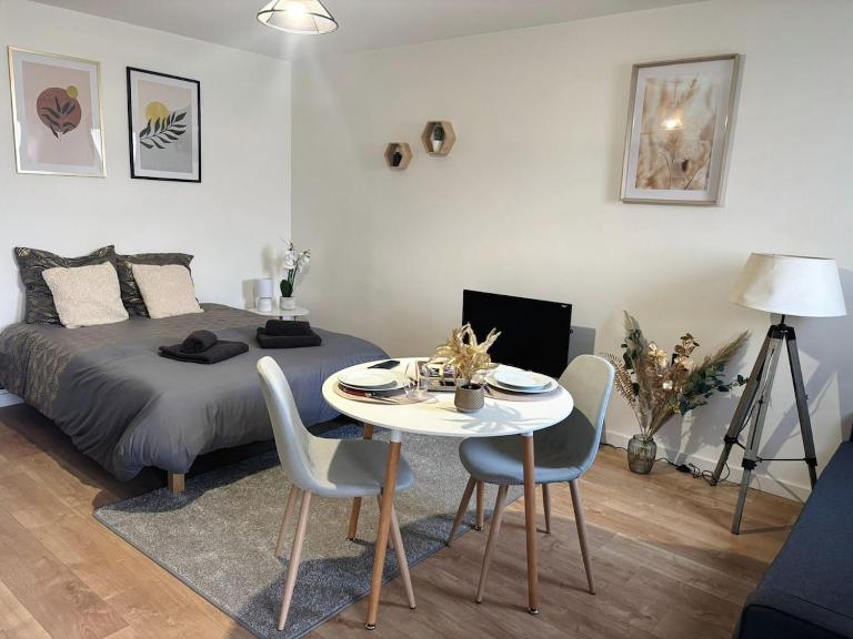 Studio cosy en centre-ville - B&B Évreux