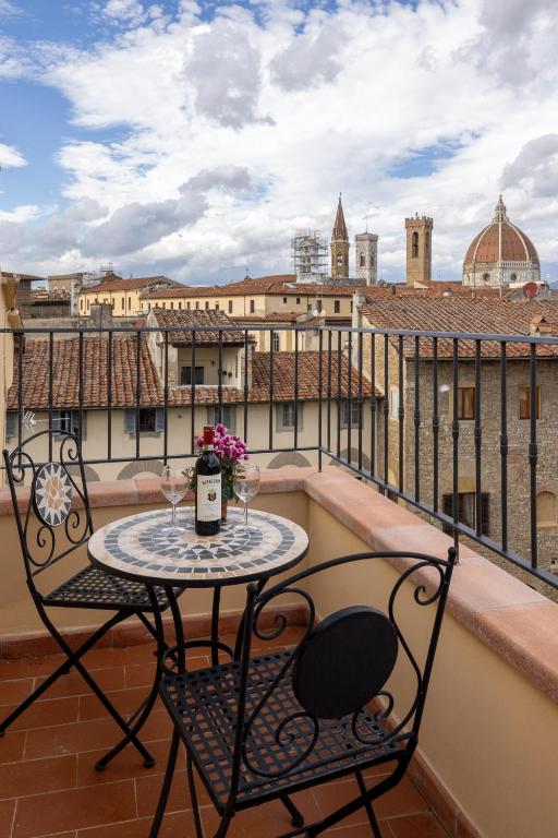 Santa Croce Breath-taking Penthouse - B&B Firenze