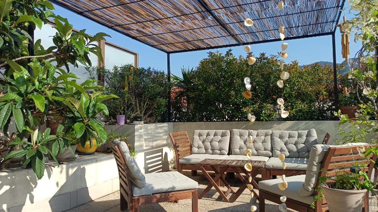 Chambre calme ouvrant sur magnifique rooftop - B&B Toulon