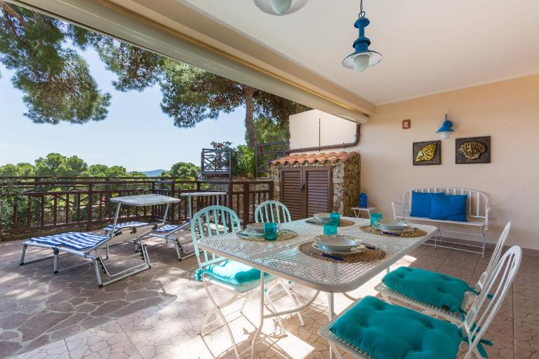 Splendid View Porto Pino Hill - B&B Porto Pino
