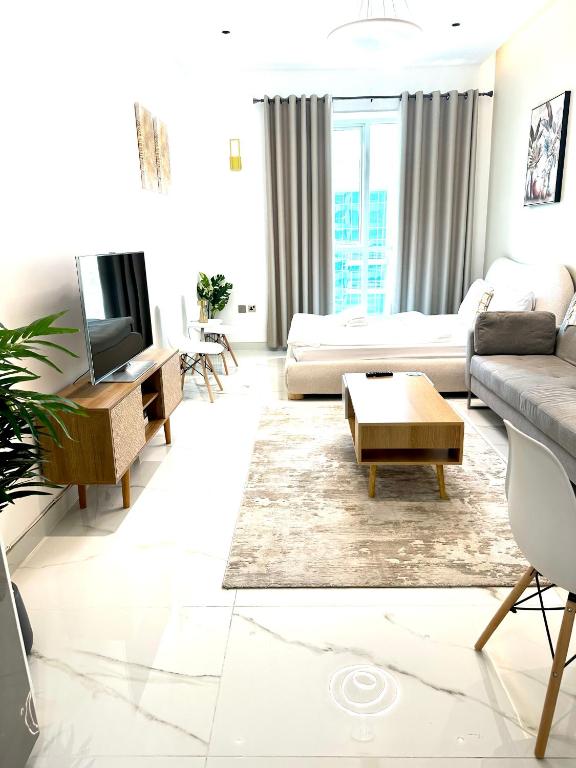 Stunning Studio with Sea-View in Jumeirah Lake Towers JLT - Ferienwohnung Dubai