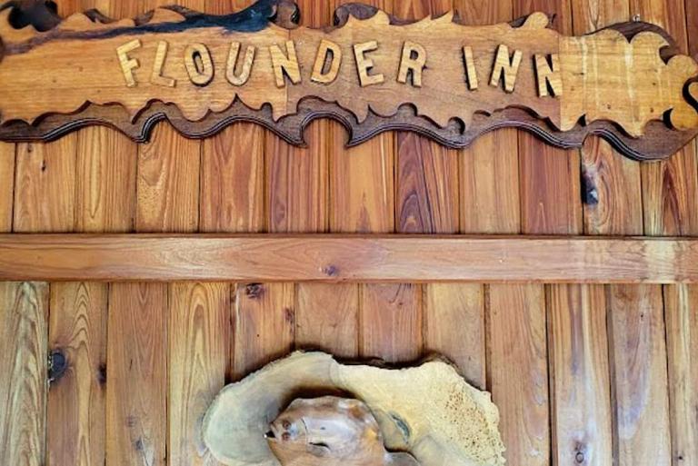 Flounder Inn Waterfront - B&B Cedar Key