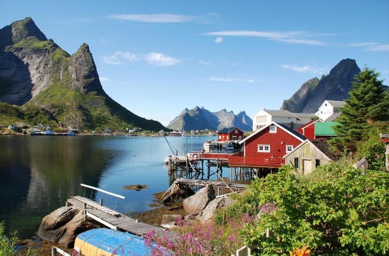 Reine Retro Villa - Cozy Villa With a Fantastic View - Ferienwohnung Reine