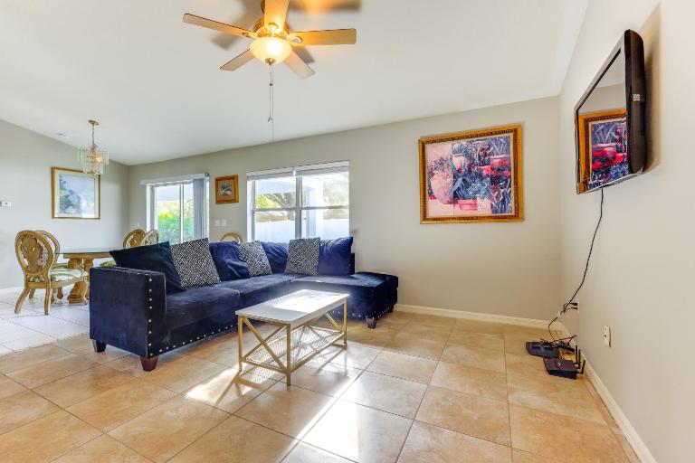 Pet-Friendly Palm Coast Home: 8 Mi to Beach! - B&B Palm Coast