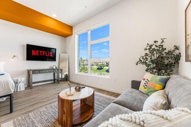 The Downtown Haven Suite, 1Mile to Dodger Stadium - B&B Los Angeles