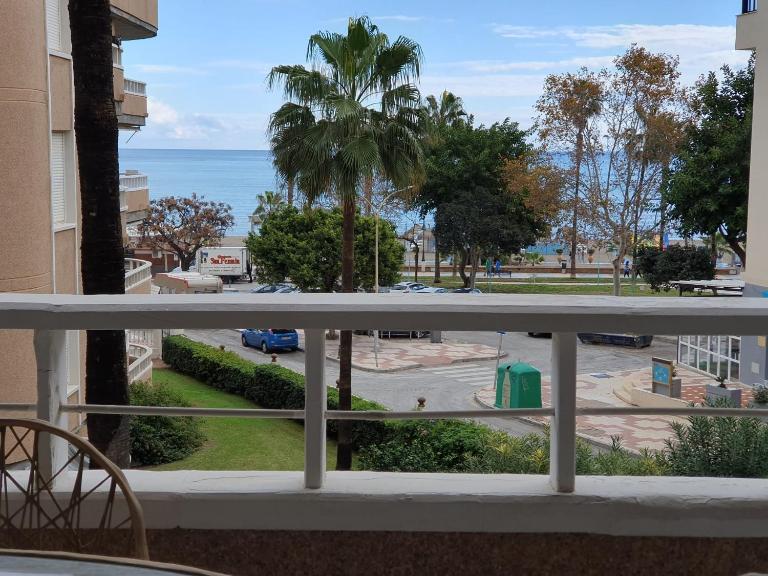 Primera linea de playa con vistas al mar con Garaje B - B&B Torremolinos