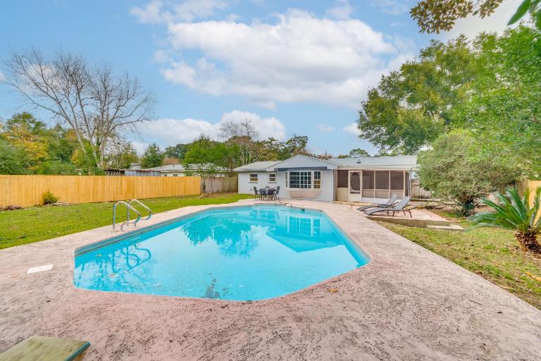 Foosball Games & Al Fresco Dining: Pensacola Home! - B&B Pensacola